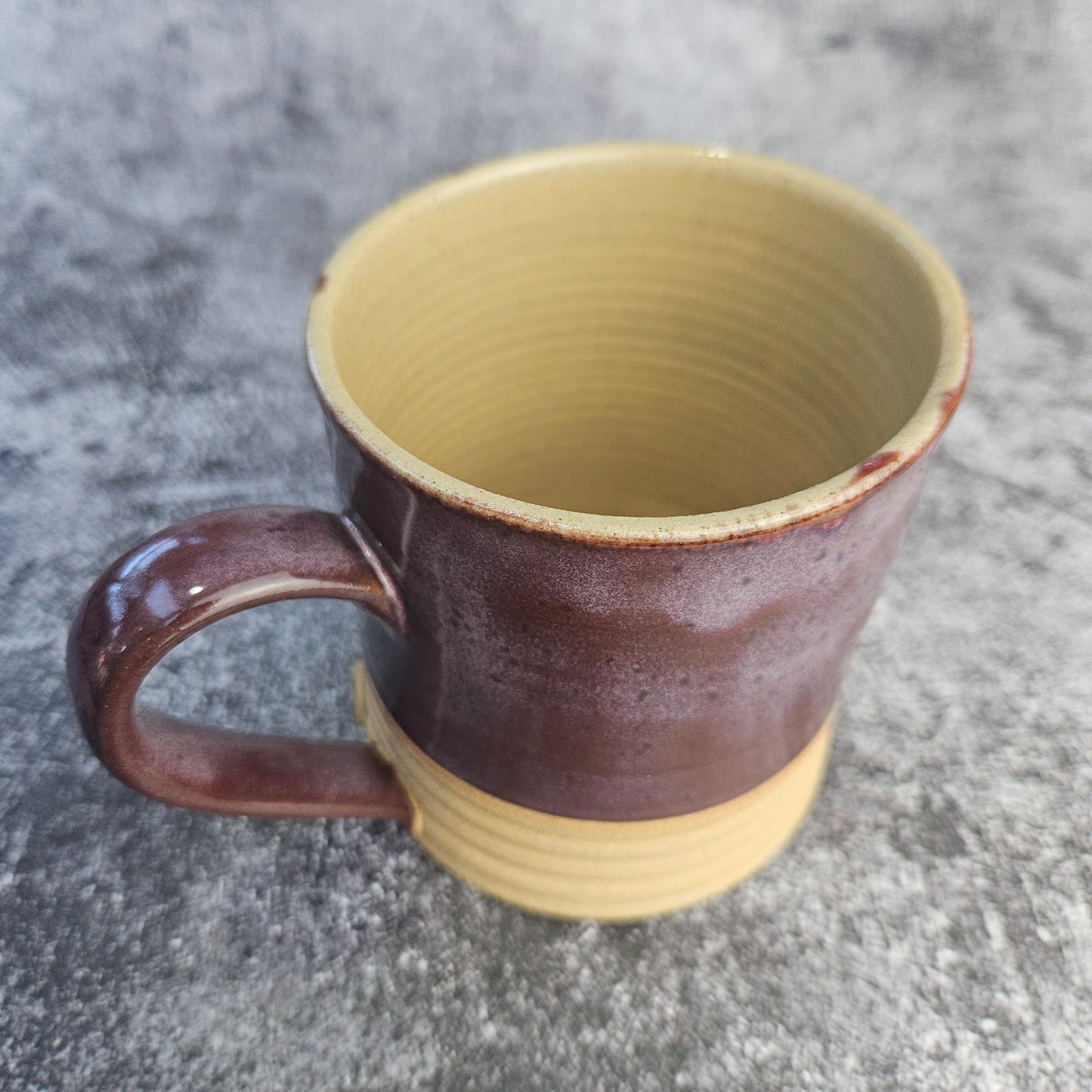 Burgundy Ribbed Mug.