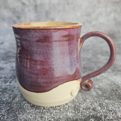 Burgundy mug with scroll handle