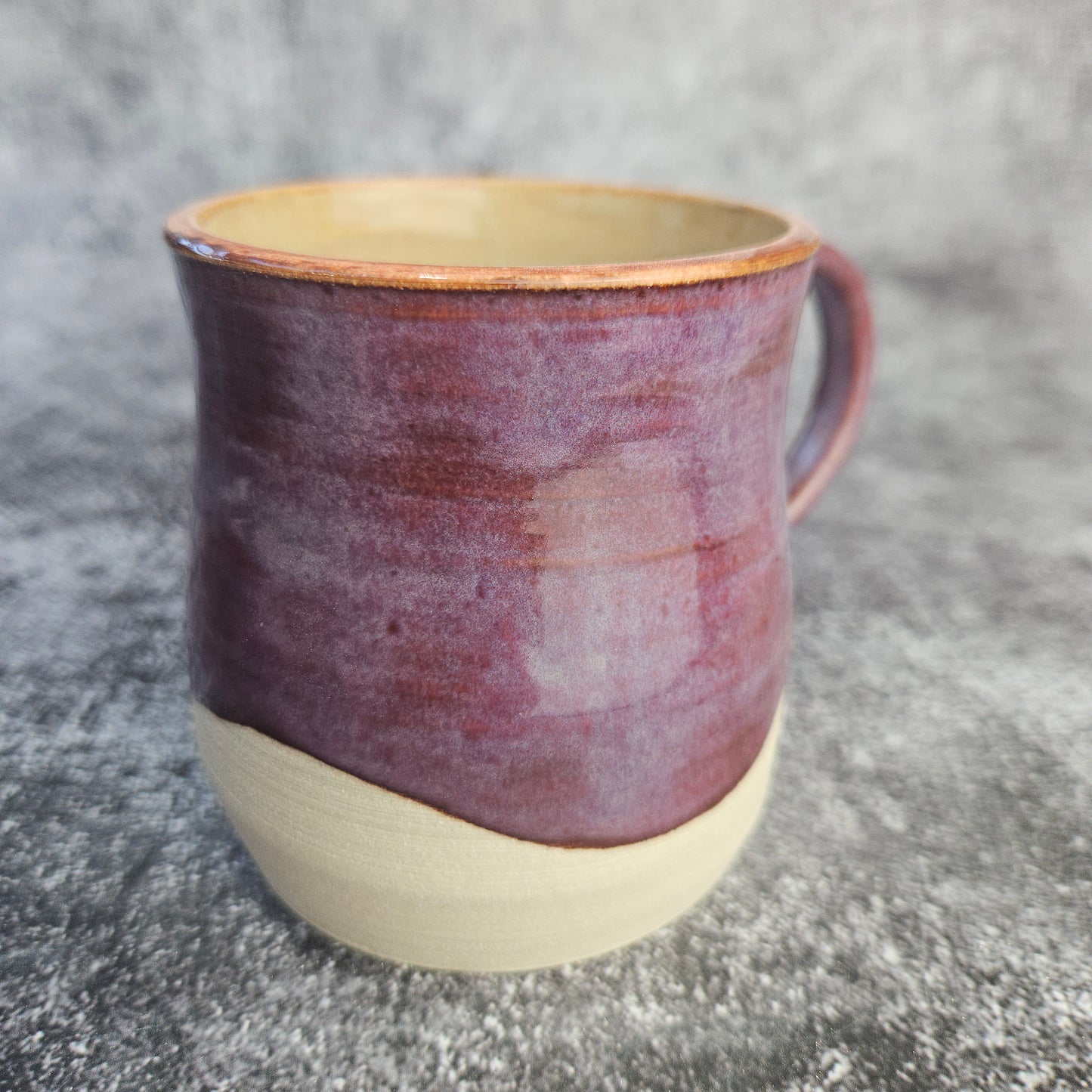 Burgundy mug with scroll handle