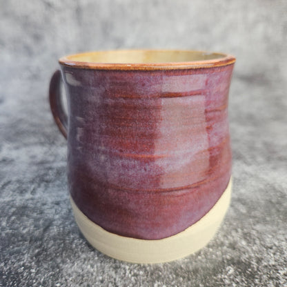 Burgundy mug with scroll handle